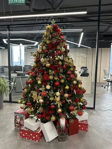 Новогоднее оформление офиса — работа ZIMA DECOR, фото 1