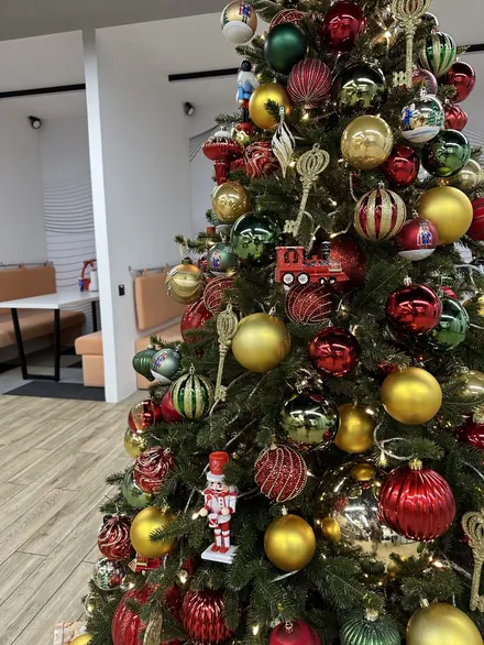 Новогоднее оформление ресторана — работа ZIMA DECOR, фото 3